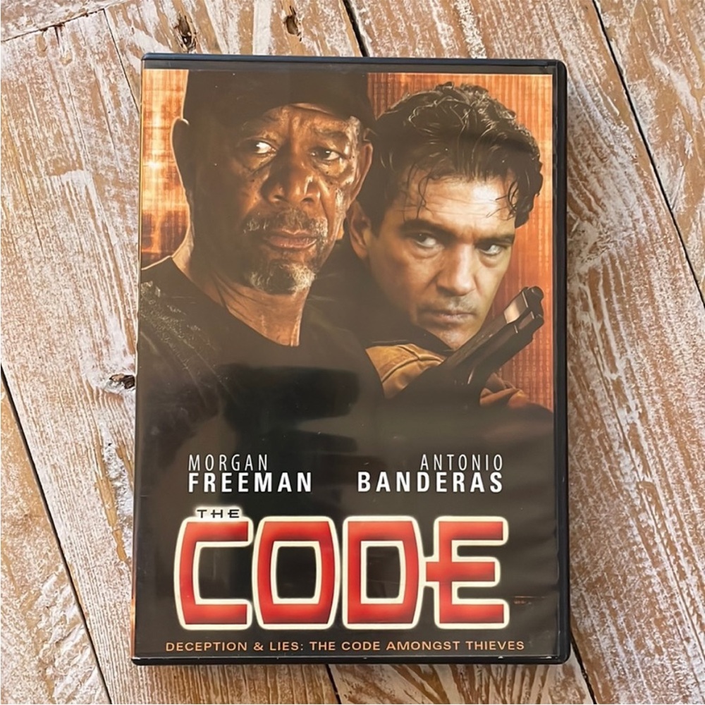 3/$15 u pick dvds📀or 1 for $9~ The Code